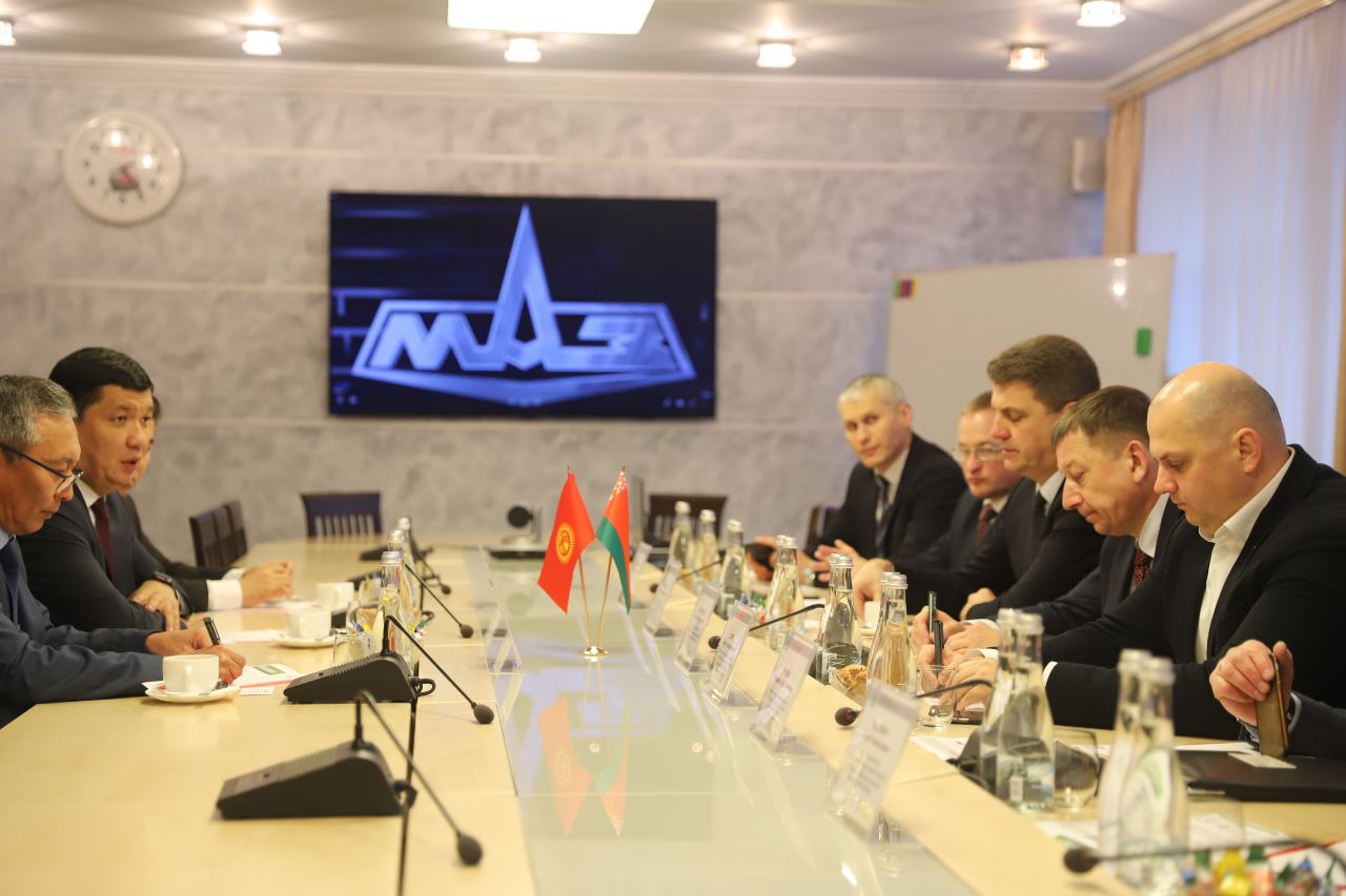 Кыргызстан заинтересован в закупке техники МАЗ